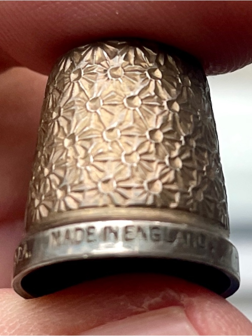 Solid 925 Sterling Silver Vintage Floral Pattern Metal Thimble - from England.